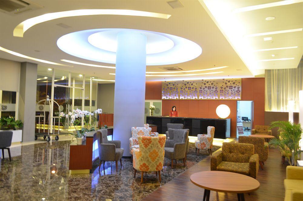 Kyriad Hotel Airport Jakarta Tangerang Exterior photo